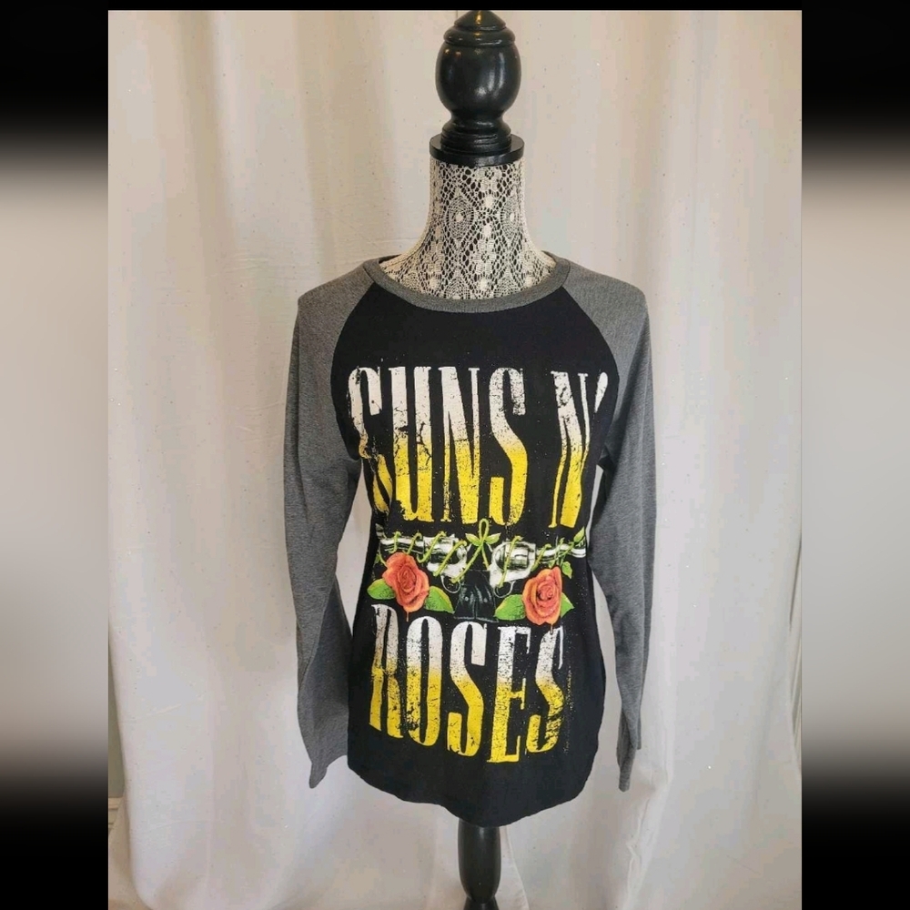 GUNS & ROSES Long Sleeve Sz Medium